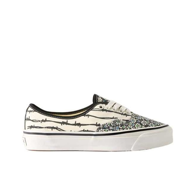 Vans プレミアム オーセンティック キャンバスシューズ  - Vans Shoes Authentic のレビューと価格