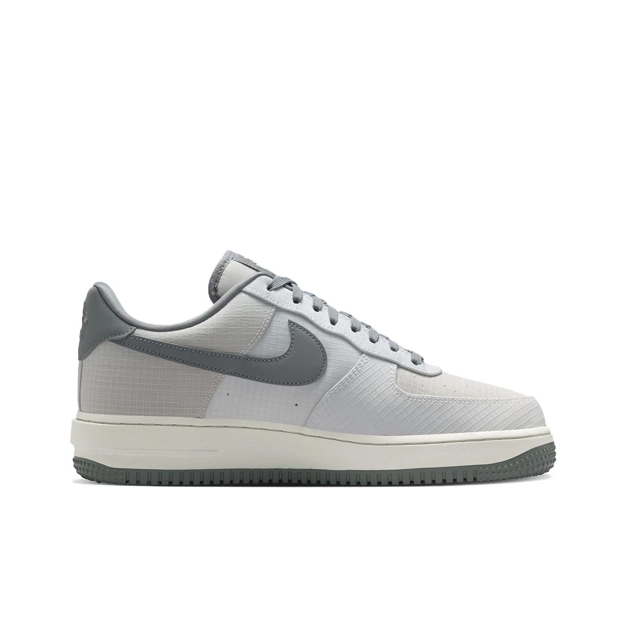 ナイキ エアフォース1 ロートップ スケートボードシューズ  - Nike Shoes Air Force 1 のレビューと価格